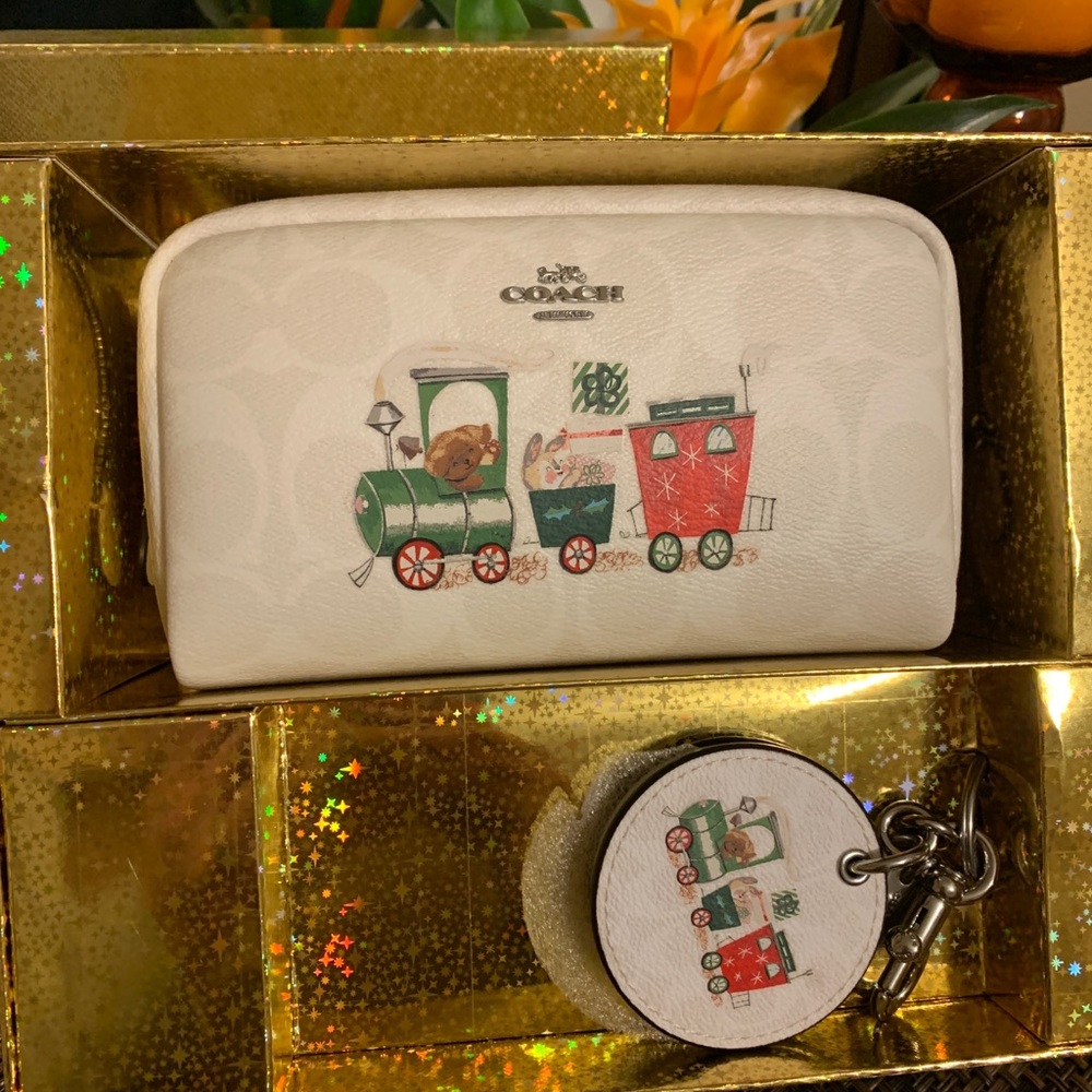 Limited EDITION 🔥Authentic COACH Leather Train cosmetic cs/Keychain - Picture 6 of 16